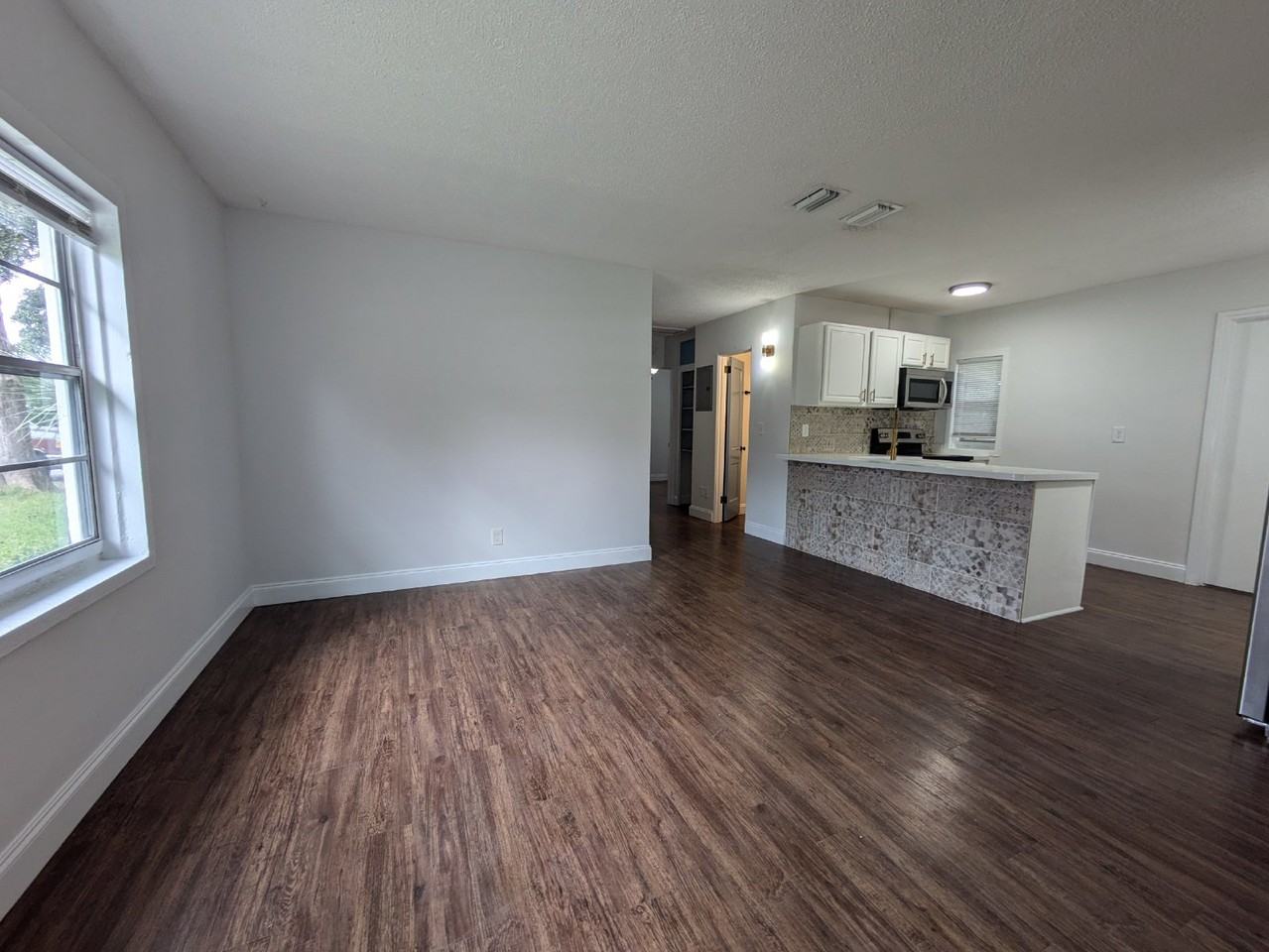 3917 Peach Dr - Photo 4 of 15