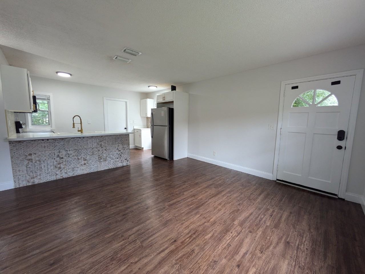 3917 Peach Dr - Photo 5 of 15