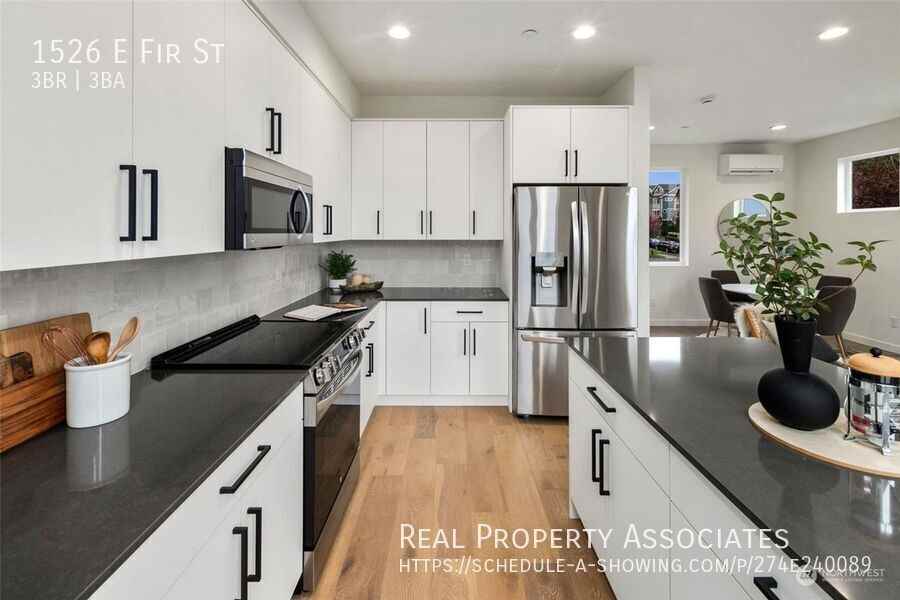 1526 E Fir St - Photo 3 of 30