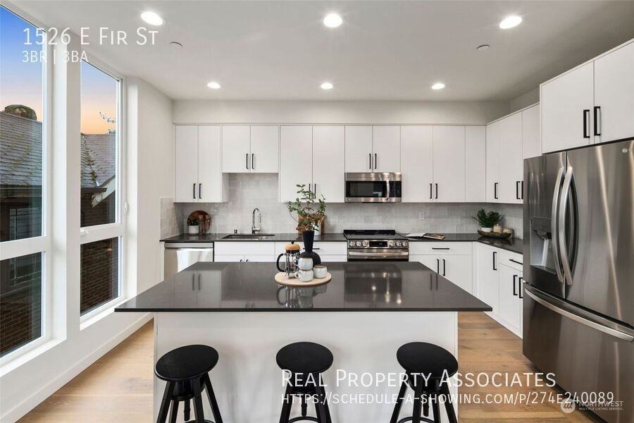 1526 E Fir St - Photo 5 of 30