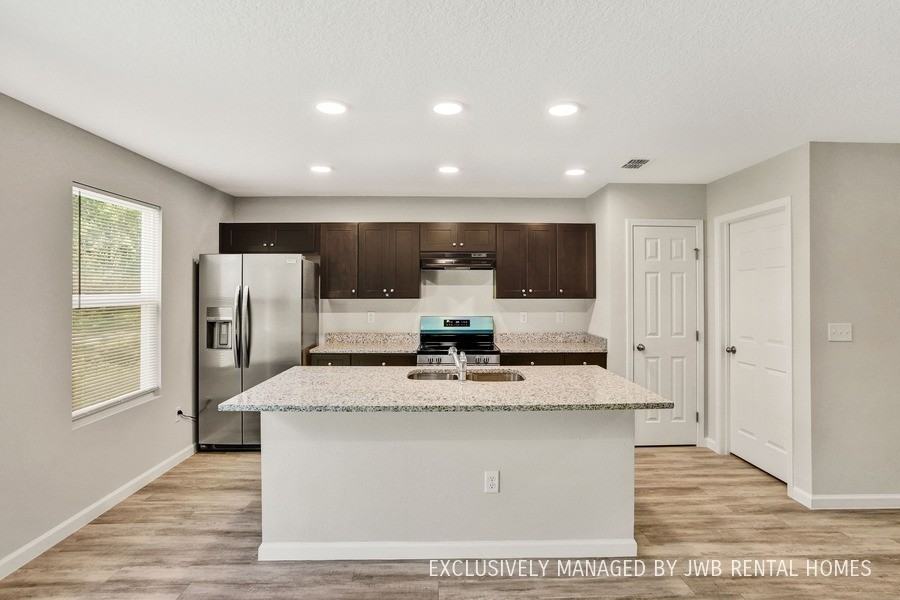 1116 W 30th St - Photo 2 of 18