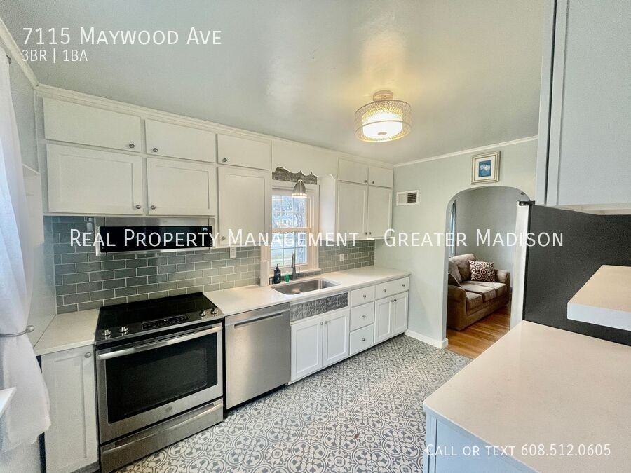 7115 Maywood Ave - Photo 2 of 22