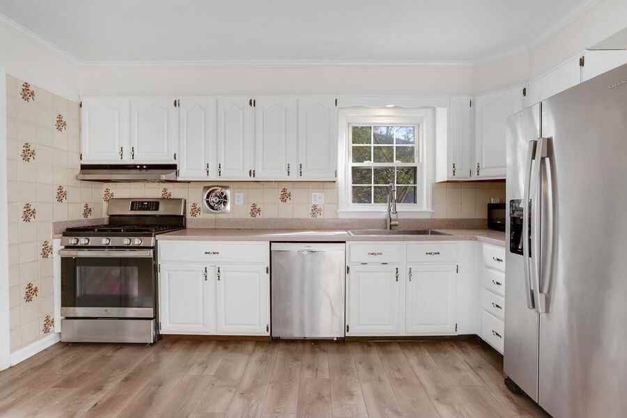 4811 Queensbury Rd - Photo 2 of 50