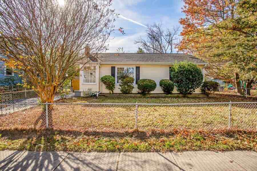 4811 Queensbury Rd - Photo 3 of 50