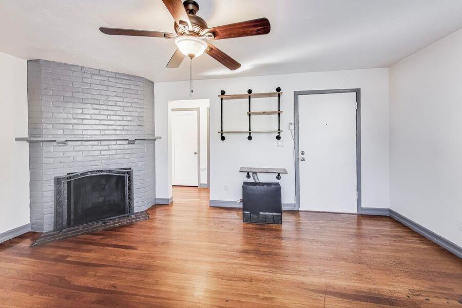 1810 10th St - Photo 2 of 21