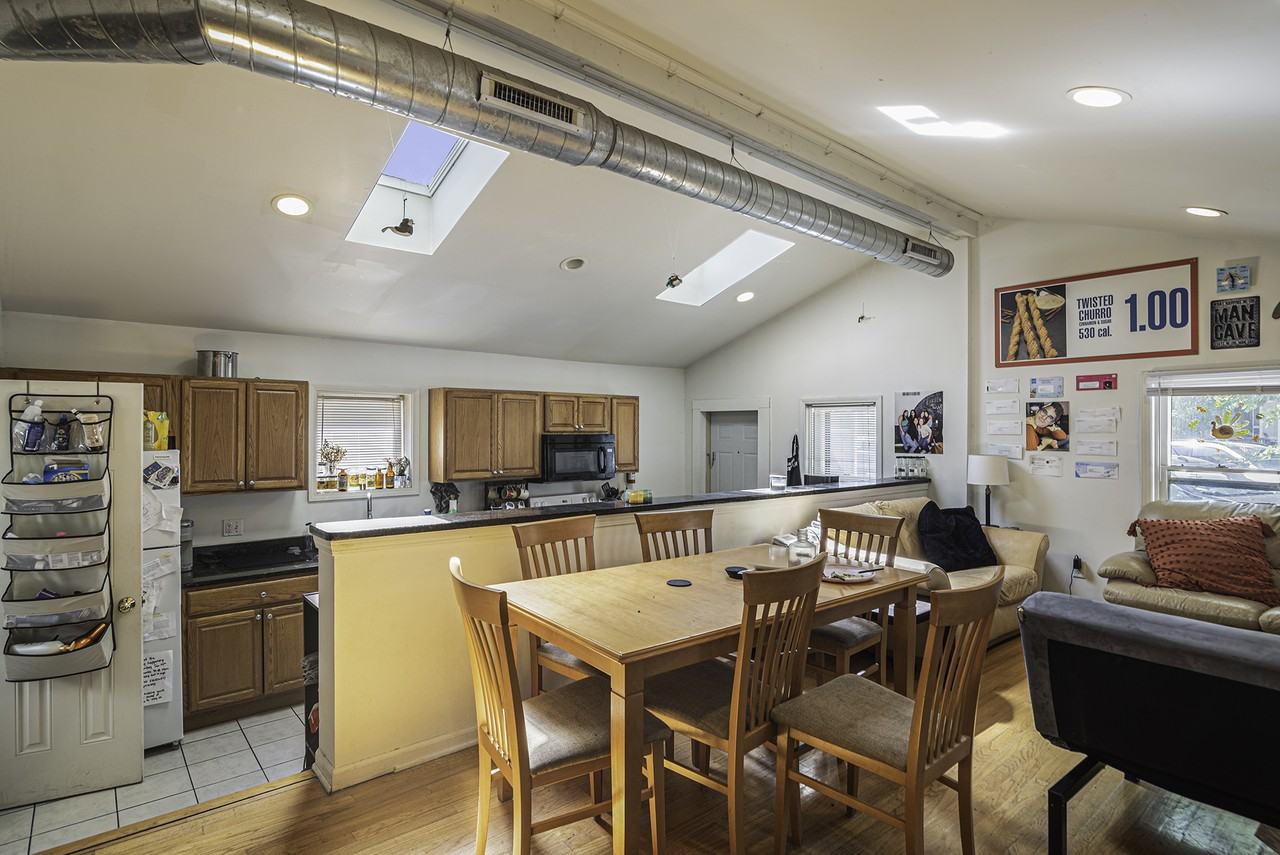 605 Catherine St - Photo 3 of 19