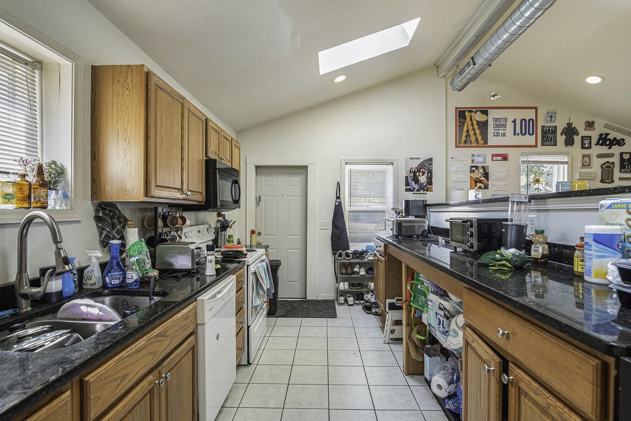 605 Catherine St - Photo 5 of 19