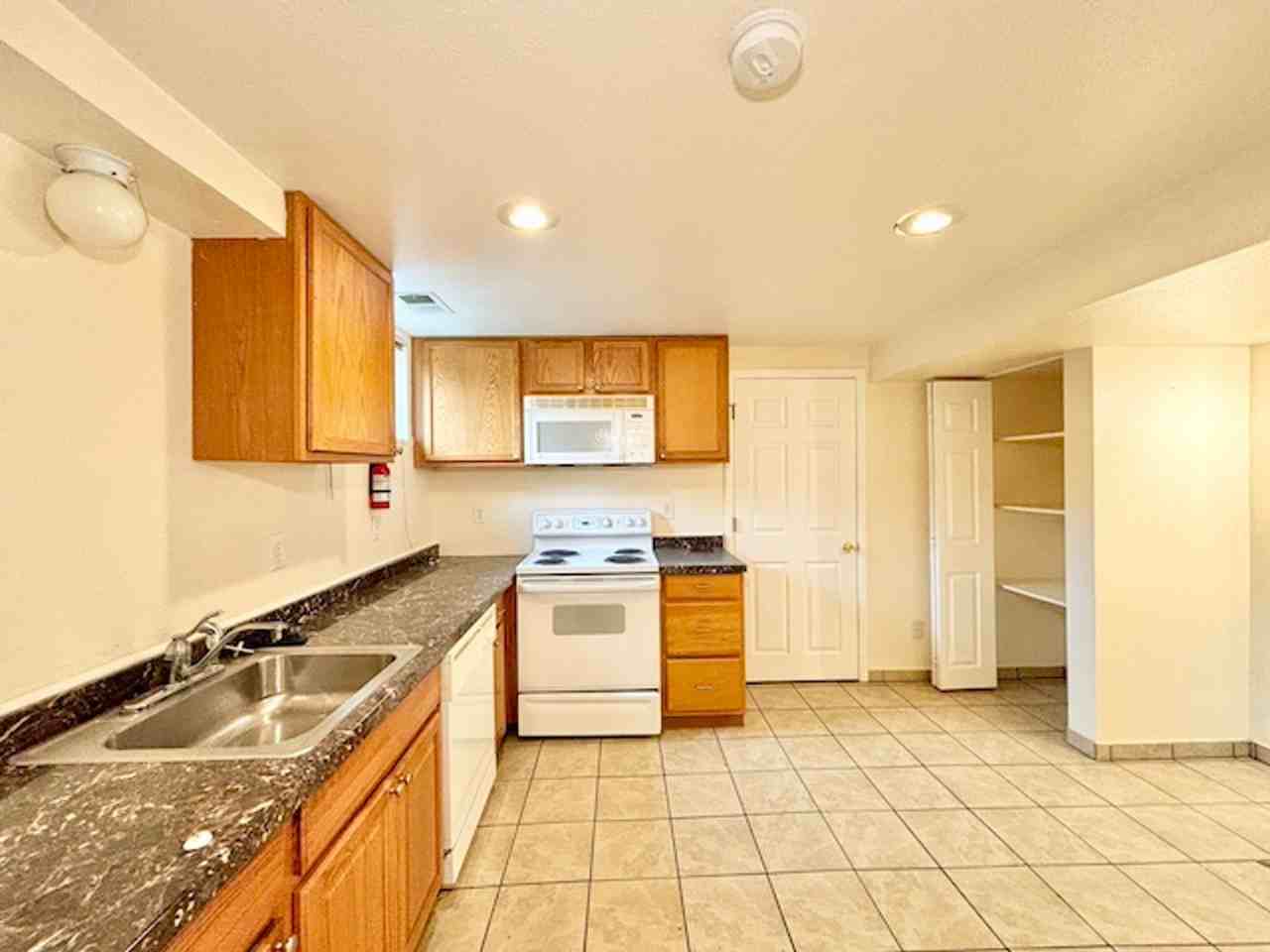 990 1/2 Upham St - Photo 3 of 26