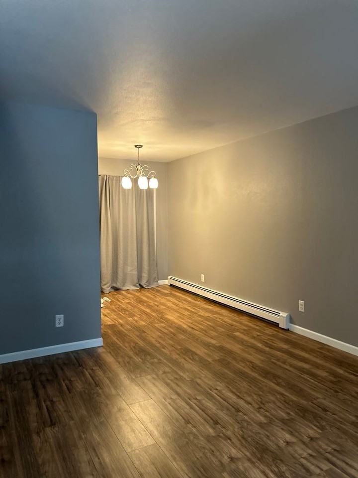 1032 Evergreen St - Photo 6 of 13