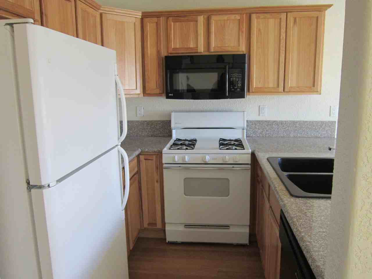 1714 Lancaster Ave - Photo 4 of 23