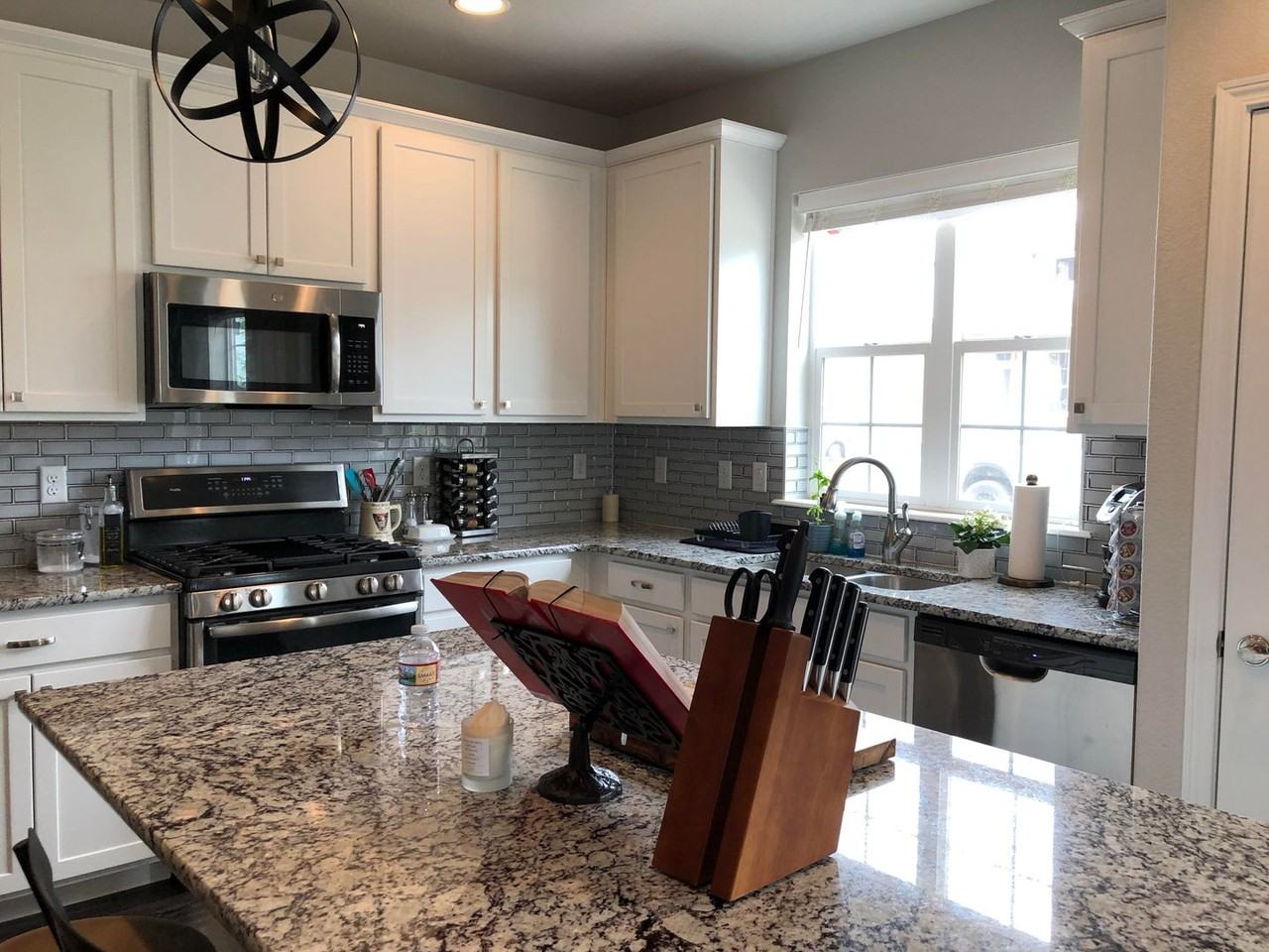 1185 Solitaire St - Photo 3 of 23