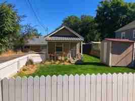 featured image of 124 Se 17th St