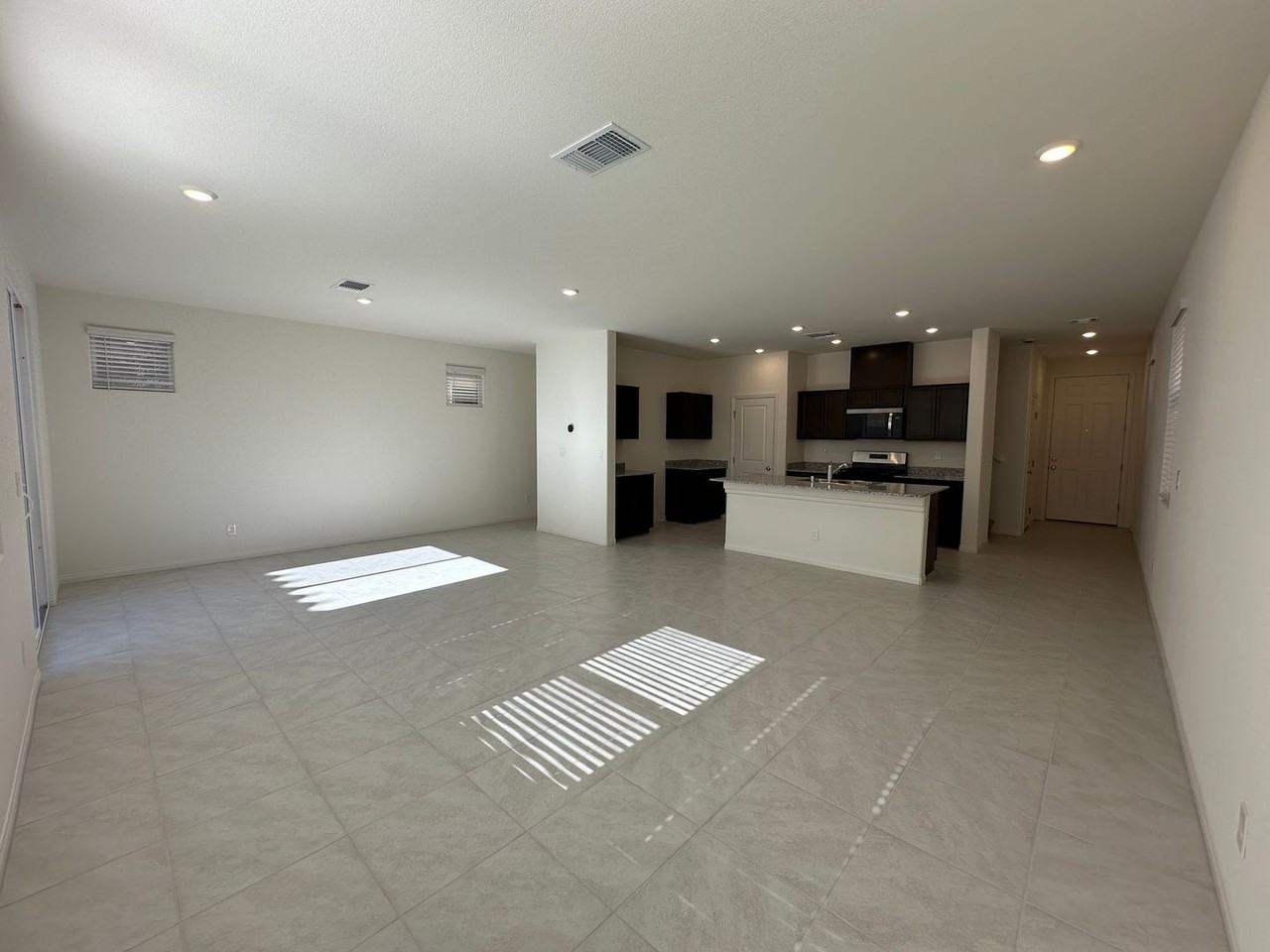 9079 Vesey Ave - Photo 3 of 41