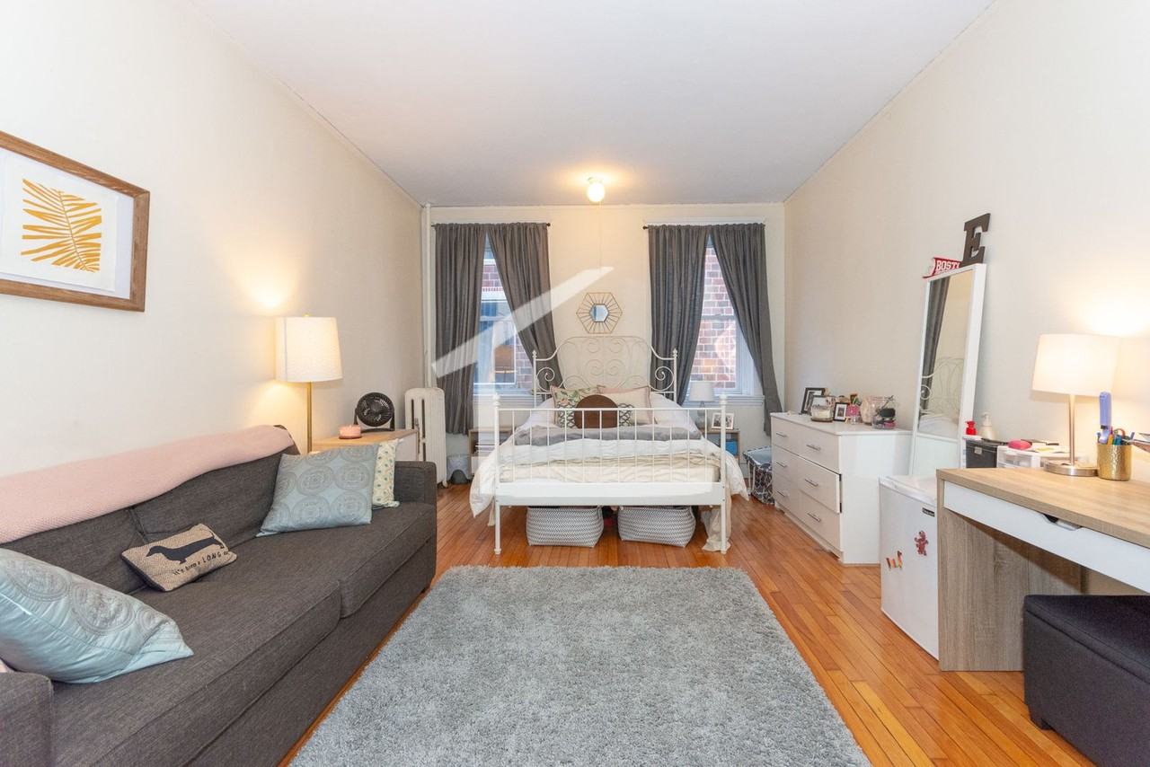 322 Saint Paul Street - Photo 3 of 13