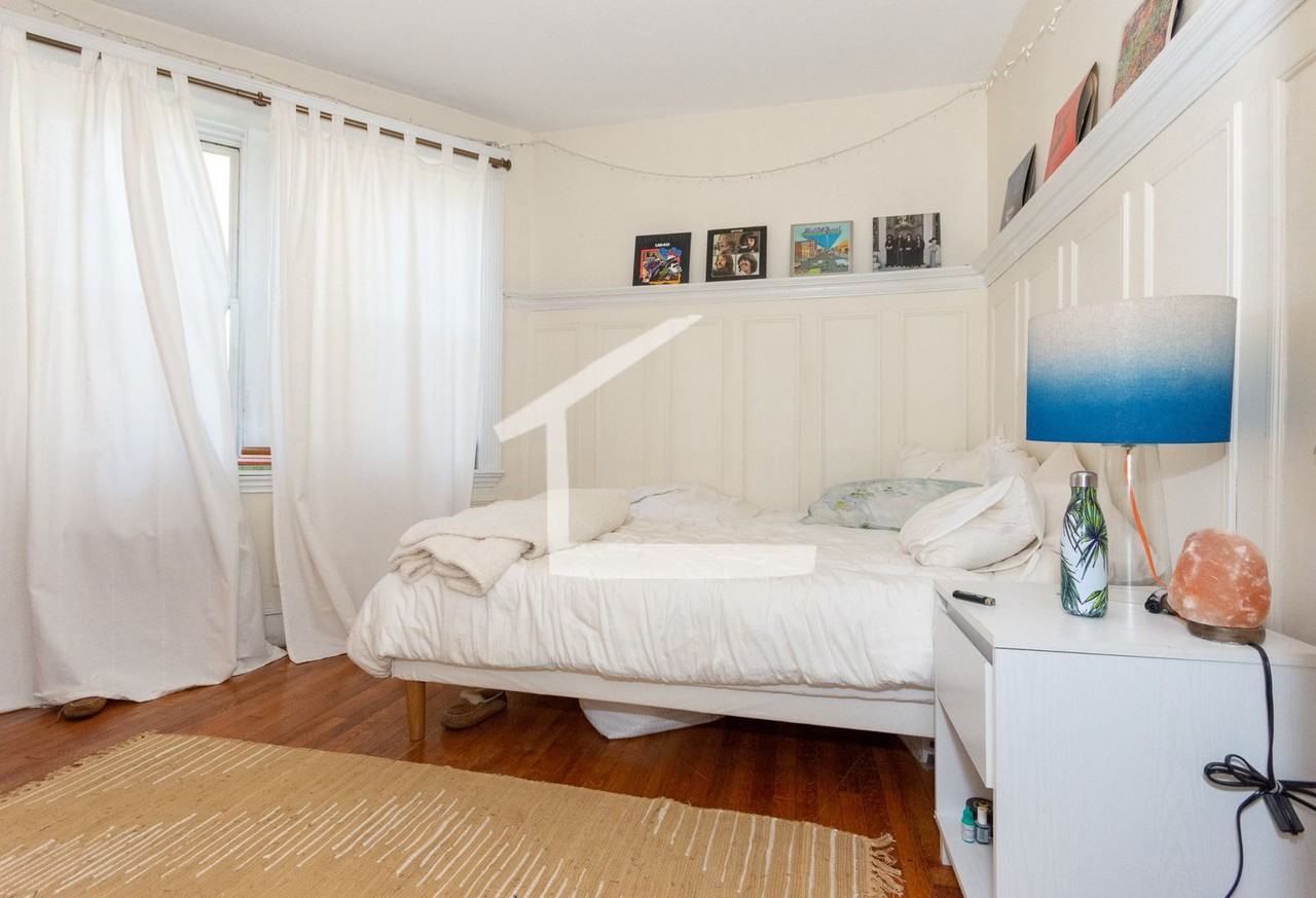 322 Saint Paul Street - Photo 5 of 13