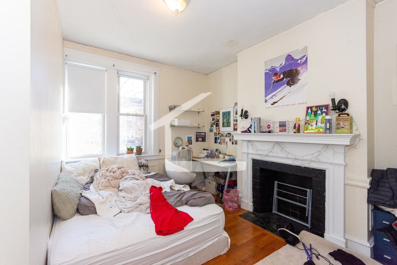 322 Saint Paul Street - Photo 6 of 13