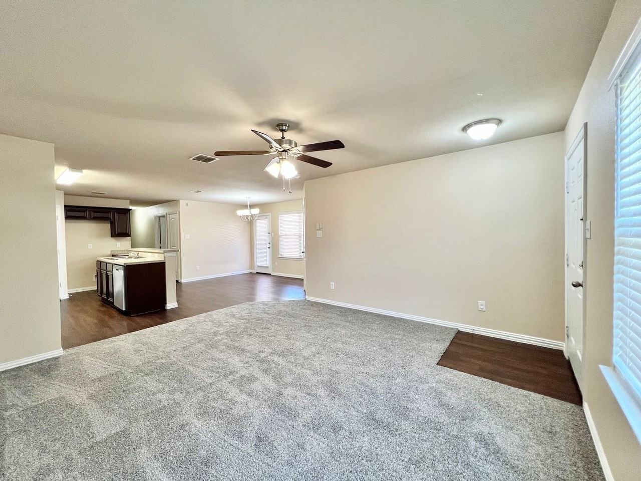 705 River Garden Dr - Photo 3 of 31