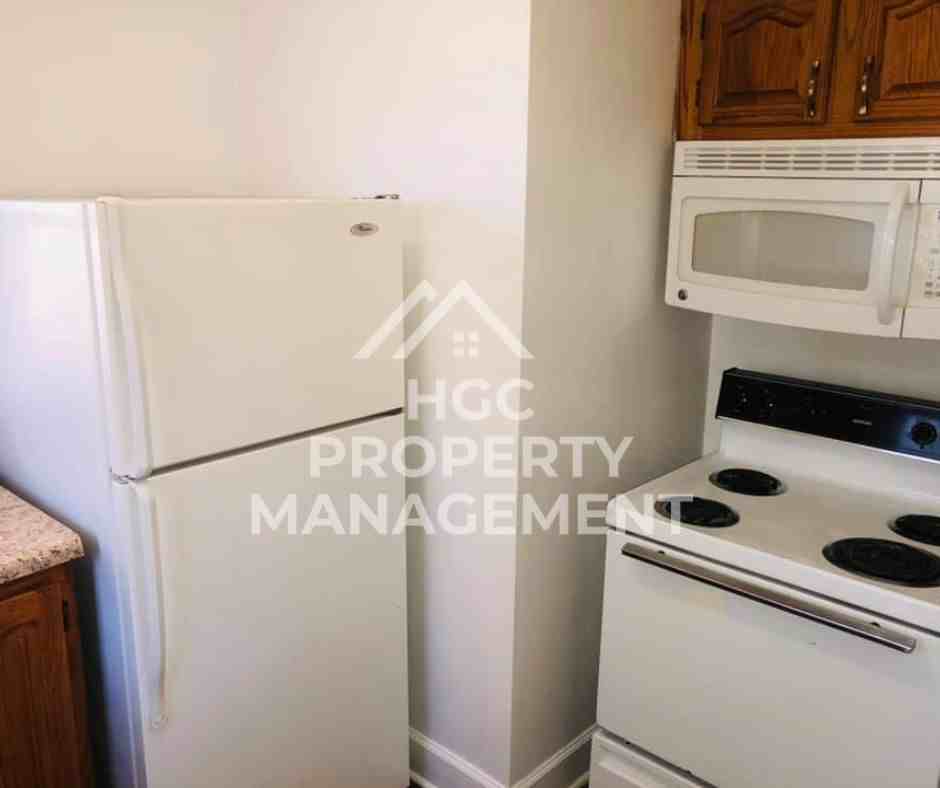 704 Irving Ave #A - Photo 2 of 7