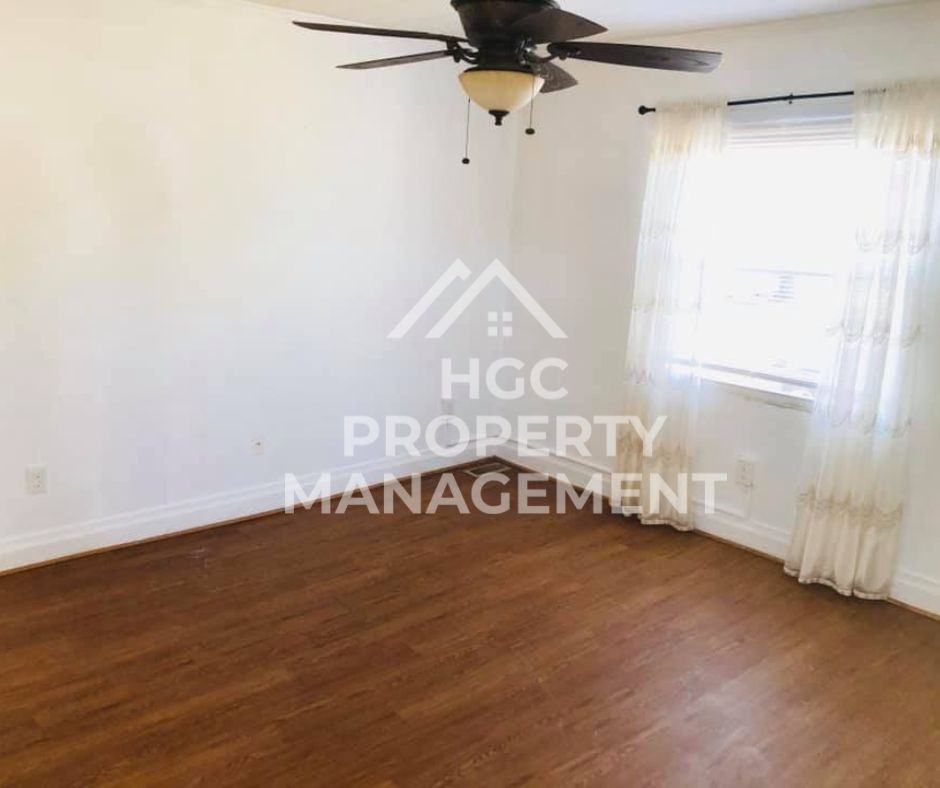 704 Irving Ave #A - Photo 7 of 7