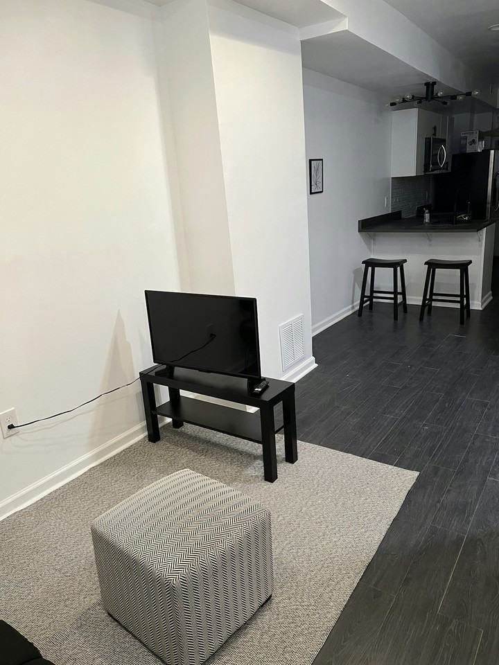 409 S Vincent St - Photo 5 of 20