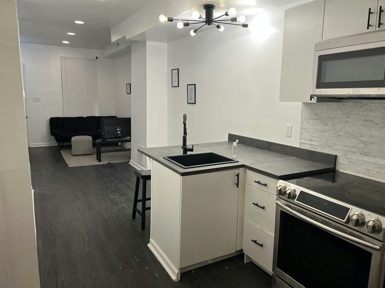 409 S Vincent St - Photo 7 of 20