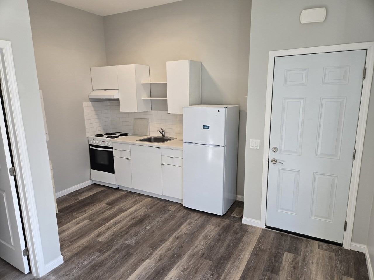 44 Front St S - Photo 2 of 10