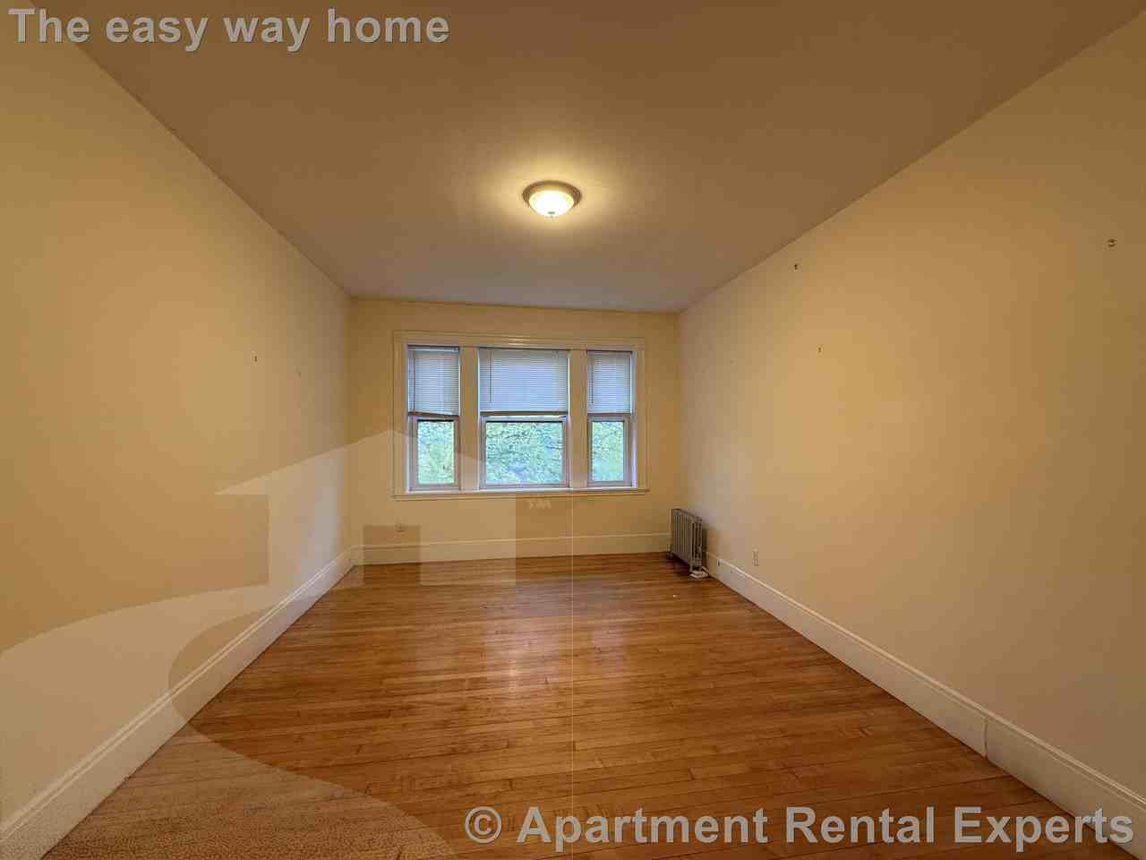 14 Centre St #F - Photo 3 of 8