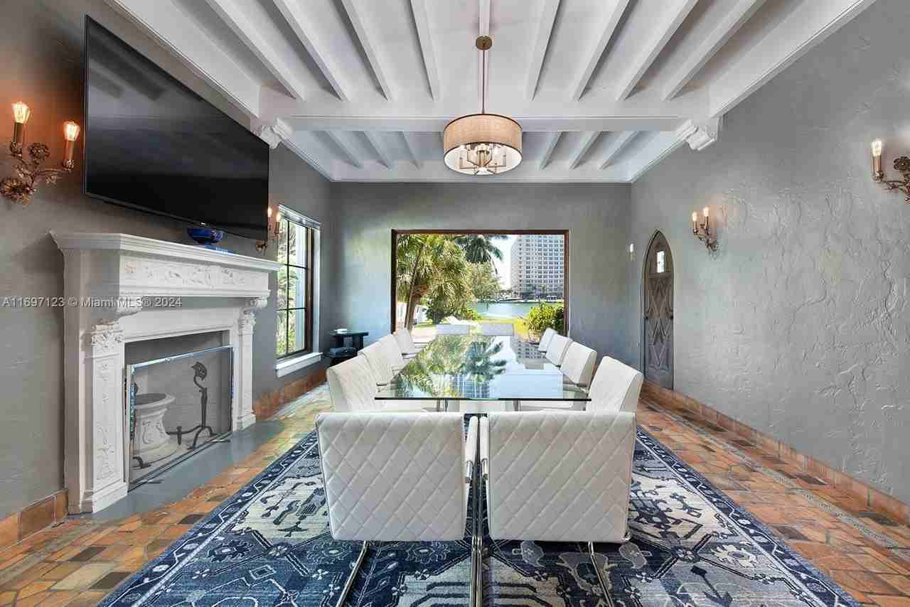 4745 Pine Tree Dr - Photo 7 of 35