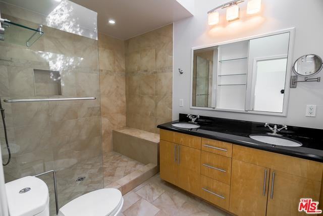 239 Bay St #C - Photo 2 of 8