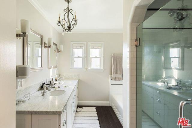 1204 Hi Point St - Photo 3 of 8