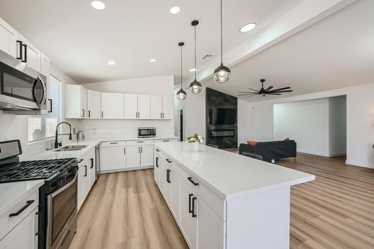 Bonita Ave - Photo 7 of 17