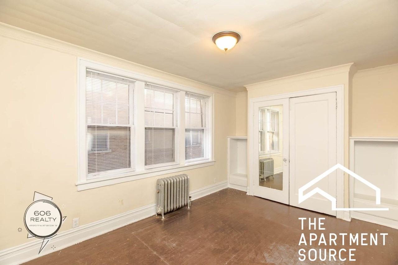 5017 W Cermak Rd #27 - Photo 4 of 8