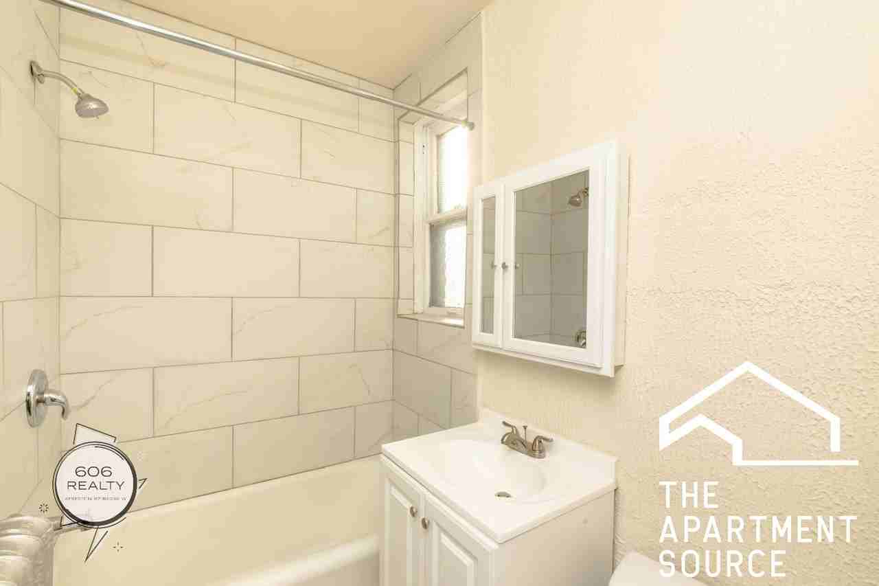 5017 W Cermak Rd #27 - Photo 7 of 8