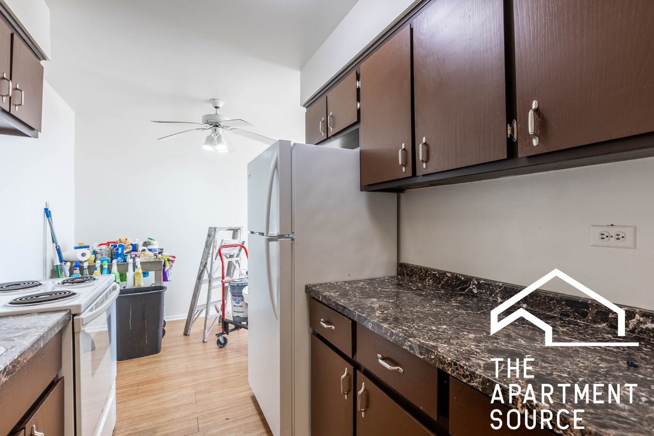 7300 W North Ave #2C - Photo 3 of 16