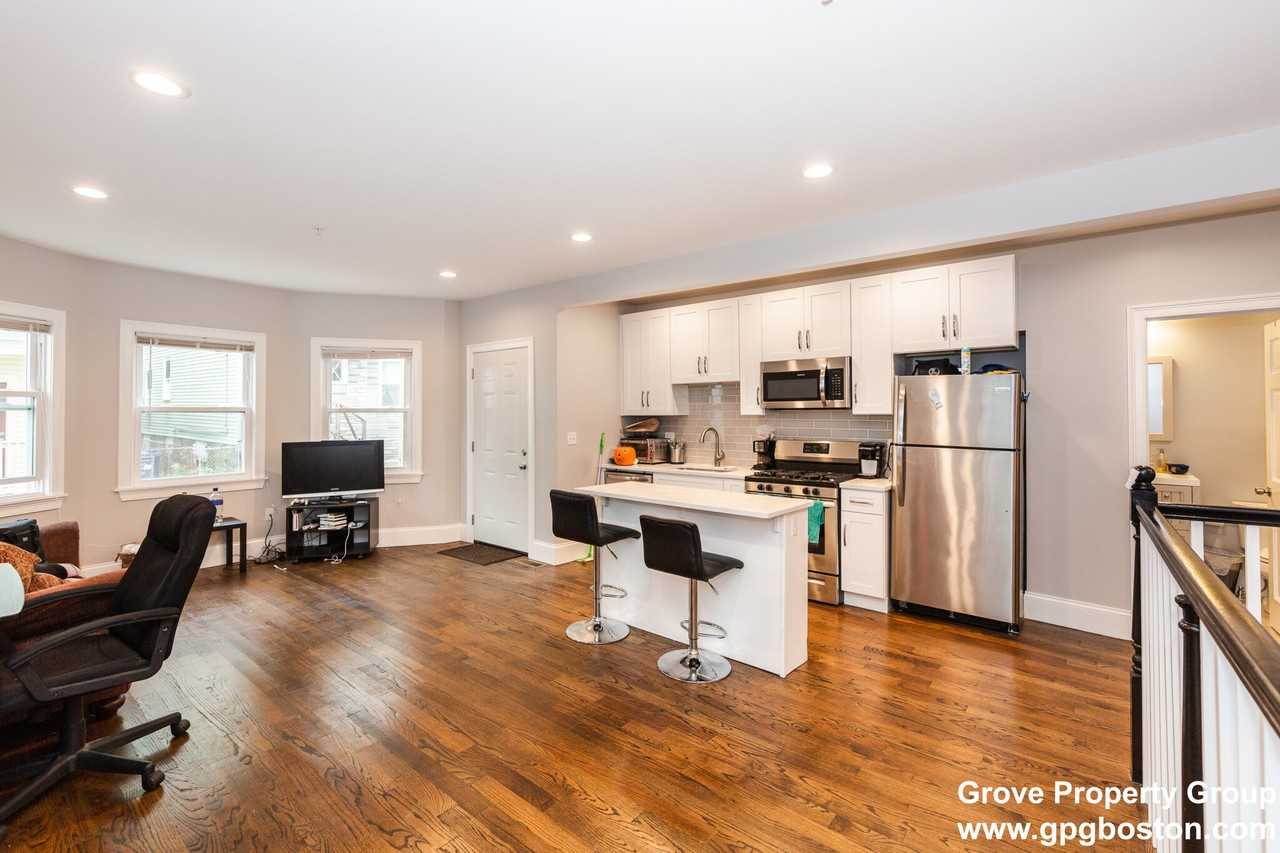 29 Darling St #1 - Photo 2 of 11