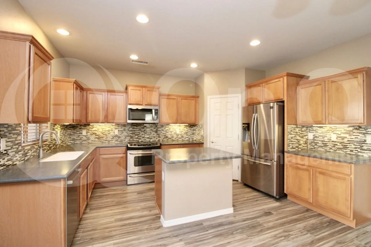 2144 W Kathleen Rd - Photo 3 of 25