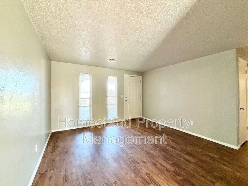 408 Nw 88th St - Photo 2 of 13