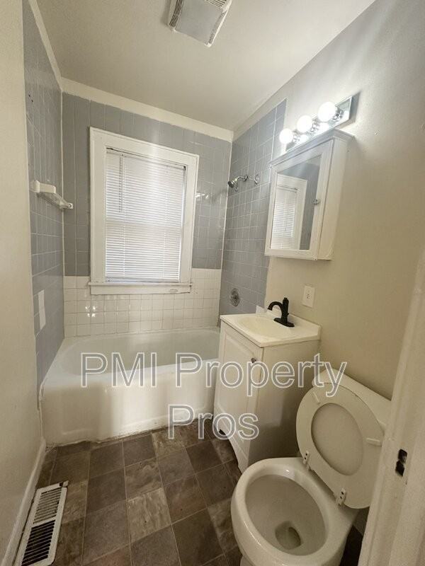 1440A N 28th St - Photo 2 of 6