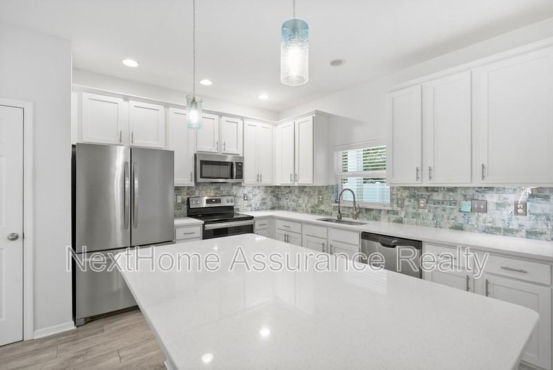 2253 Sandy Bay Ln - Photo 3 of 34