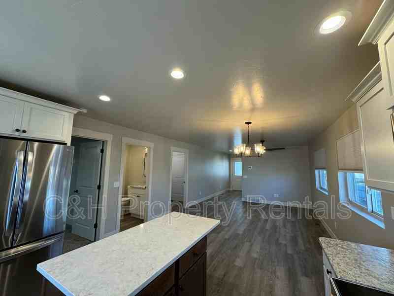 3330 Winchell Ln - Photo 7 of 23