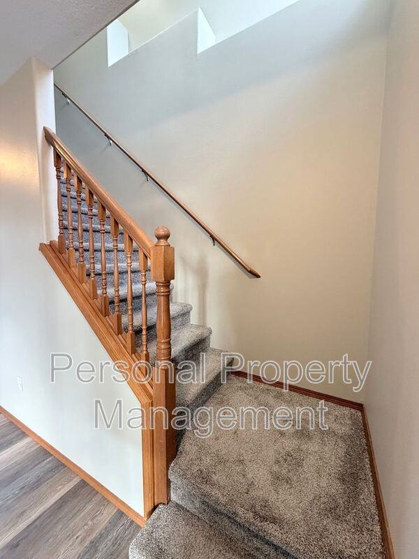 8818 Northeast 164th Avenue - Photo 5 of 27