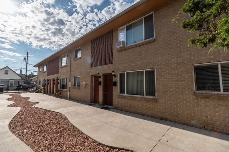 3340 N High St - Photo 2 of 19