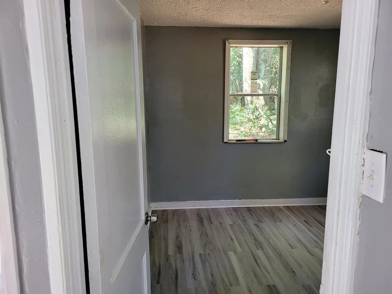 3208 Caffey Dr - Photo 3 of 6