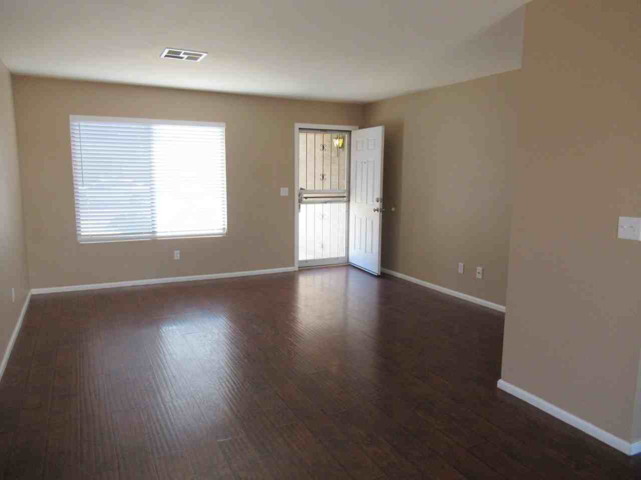 3142 W Foothill Dr - Photo 3 of 24