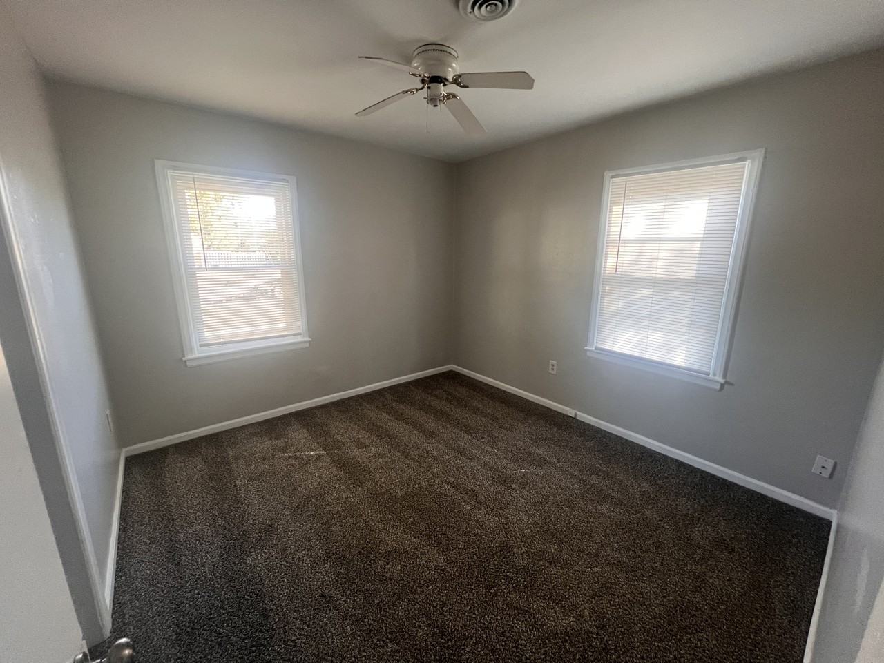 409 10th Ter - Photo 3 of 6