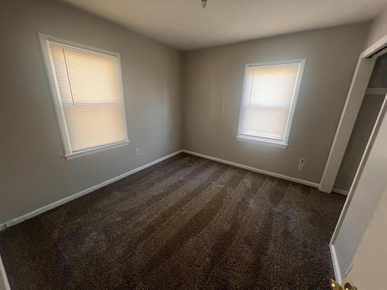 409 10th Ter - Photo 4 of 6