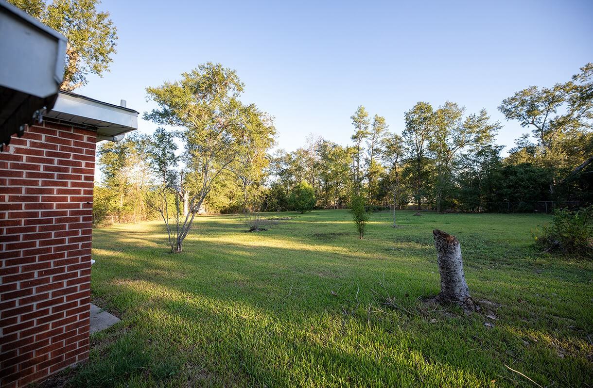 627 S Kent Dr - Photo 2 of 11