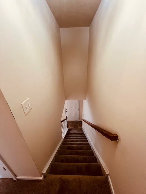 555 Fairfax Ave - Photo 3 of 25