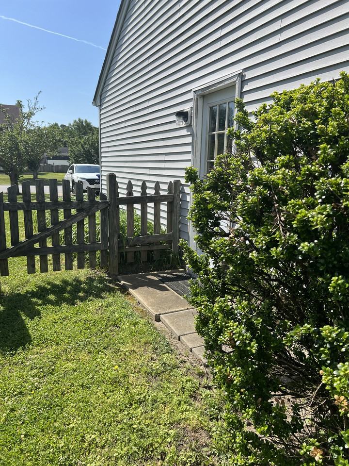 6213 Calvert Ct - Photo 3 of 48