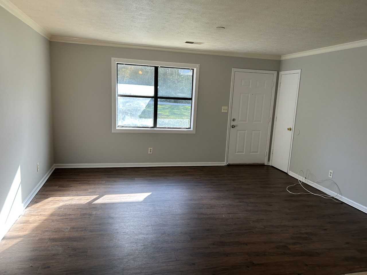 102 Hillpine Trl - Photo 2 of 5